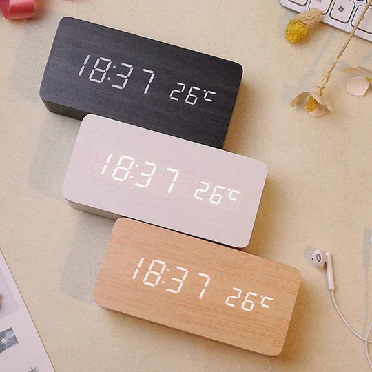 WoodAlarm – Wooden LED Alarm Clock